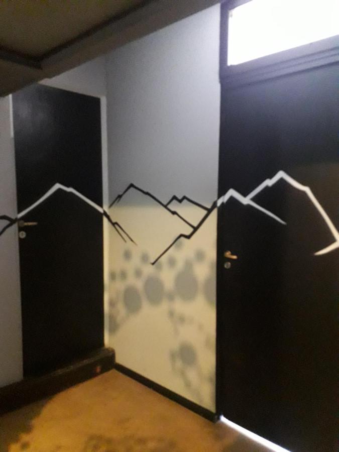 Moving Hostel Travel Bar سان كارلوس دي باريلوتشي المظهر الخارجي الصورة